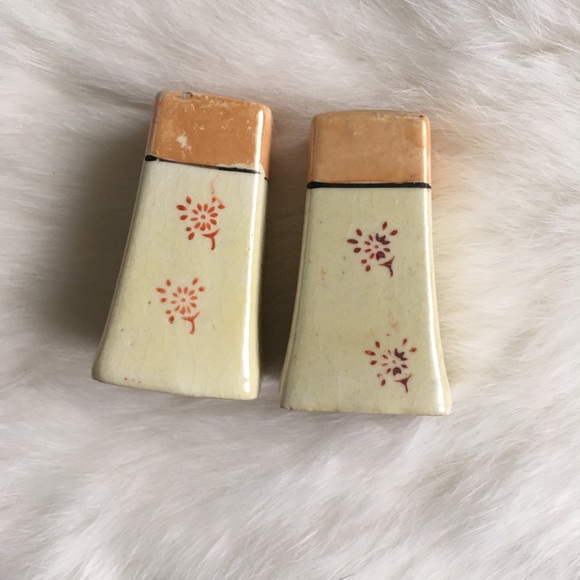 Salt & peter shaker hand painted flower lusterware - Picture 6 of 8